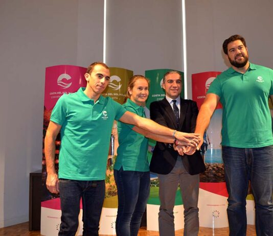 Turismo Costa del Sol y deportistas malagueños celebran un año de éxitos y se unen para la promoción del destino Carolina Navarro (pádel), Rubén Ruzafa (triatlón) y Borja Vivas (lanzamiento de peso), embajadores de la provincia de Málaga a través de sus disciplinas