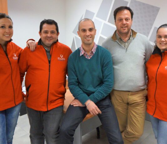 La implementación de la tecnología de última generación y la gestión inteligente de datos o Big Data van a ser dos de los ejes prioritarios de Eladio Frutas y Verduras en 2017. Eladio ya arrancó dichos programas en 2016 y en 2017 se culminarán importantes avances como la reducción significativa del papel o la optimización de las rutas de reparto.