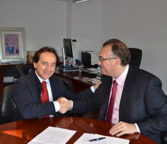 El potencial del destino para el turismo de ocio y de compras cuenta con una nueva baza tras el acuerdo suscrito entre la multinacional británica Intu Properties y Turismo Costa del Sol para difundir las posibilidades de la Costa del Sol posee para atraer visitantes motivados por el disfrute de actividades de ocio y la realización de compras.