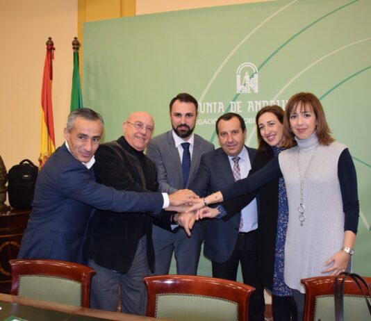 La Junta, empresarios y sindicatos presentan el `Pacto por la Industria´