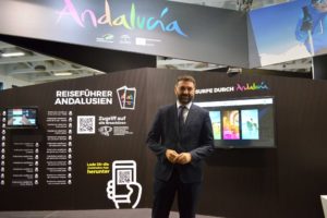 El consejero de Turismo y Deporte, Francisco Javier Fernández, presentó hoy en la primera jornada de la feria ITB de Berlín una acción promocional en colaboración con la empresa Infox, que contribuirá a la comercialización preferente de la oferta de Andalucía en más de 3.000 agencias de viajes alemanas.