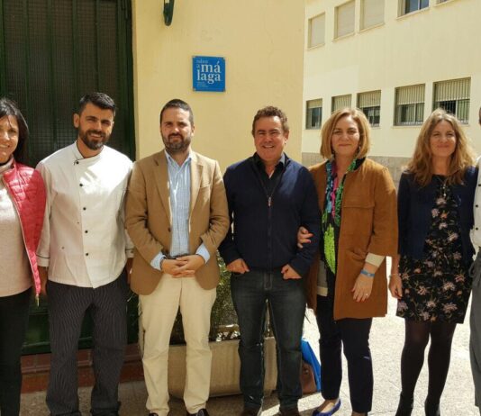 Instituto de Hostelería Jacaranda recibe la placa ‘Sabor a Málaga’