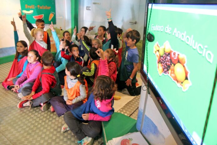 Arranca Frutibús, Programa de Alimentación Saludable en centros escolares