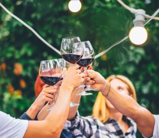 El día MOVIMIENTO VINO D.O. tendrá como acto central un brindis