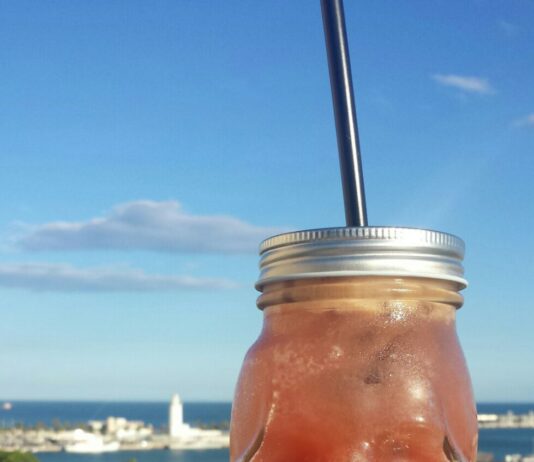 El Molina Lario inaugura su “Cocktail Corner”