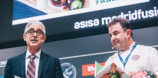 Javier Bernabéu secretario de +Brócoli (I) con Martín Berasategui en Madrid Fusión 2017