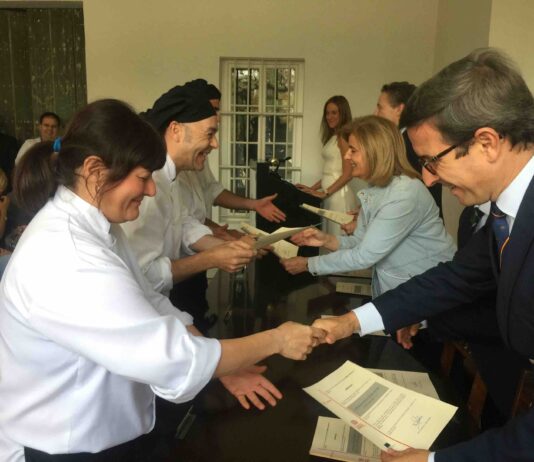 Entrega diplomas Universo Santi