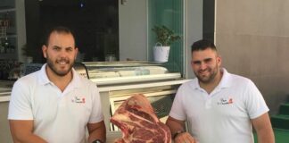 Paco El Churretero, un imprescindible en la playa de Nerja.