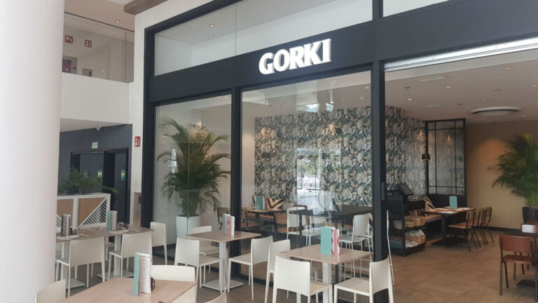 Gorki selección inaugura su tercer establecimiento en CC LARIOS