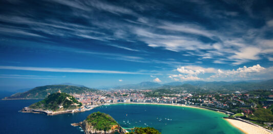 País Vasco: la fuerza del norte entre montañas, olas y pintxos