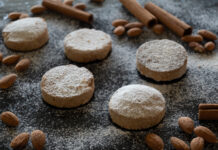 Dulces andaluces de Navidad: un viaje por la memoria azucarada del sur