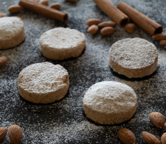 Dulces andaluces de Navidad: un viaje por la memoria azucarada del sur