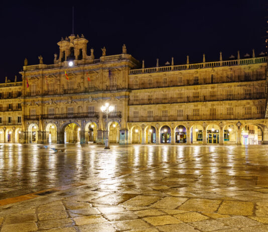 Salamanca, la ciudad dorada donde el tiempo se detiene
