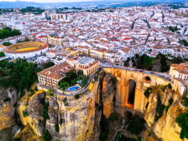Pueblos andaluces para perderse entre historia, paisaje y tradición