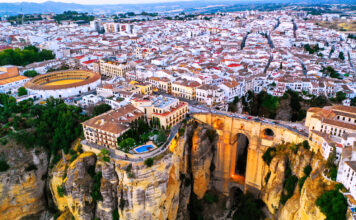 Pueblos andaluces para perderse entre historia, paisaje y tradición