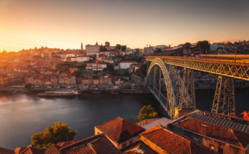 Oporto: la ciudad que enamora entre el Duero y el Atlántico