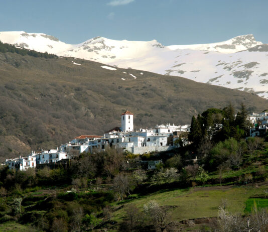 La Alpujarra granadina: pueblos blancos entre montañas